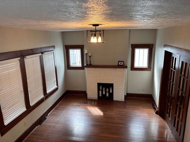 Building Photo - Single Family Home located within Minutes of both Hospitals. - 3 Bedrooms, 1 Bathroom and 1 Car G...