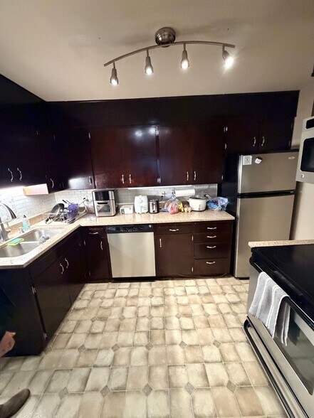 Building Photo - Spacious 3-Bedroom Home with Finished Basement & Fenced Yard