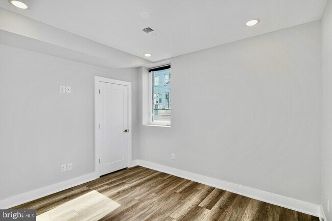 Building Photo - Brand New Luxury Apartments