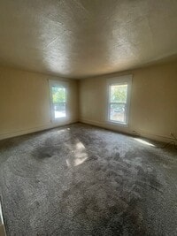 Building Photo - 3-Bedroom 1-Bathroom two story unit