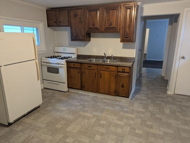 Building Photo - 225 Poplar St