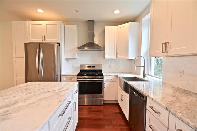 Building Photo - 147 Lachenour Ave