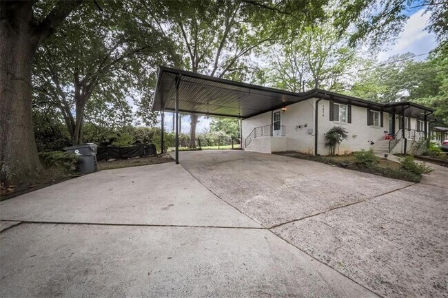 Building Photo - 1076 Vonda Ln SW