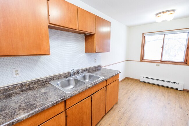 Building Photo - Grand Vista Apartments