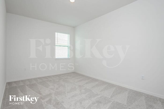 Building Photo - 1242 Ponca Rd