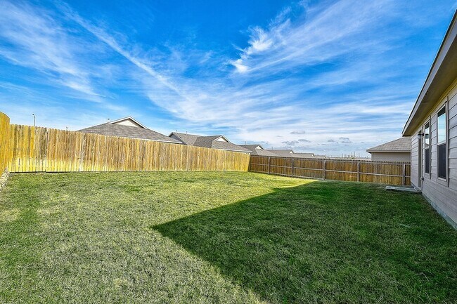 Building Photo - 336 Dry Cyn Wy