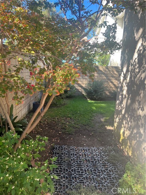 Building Photo - 5018 Evanwood Ave