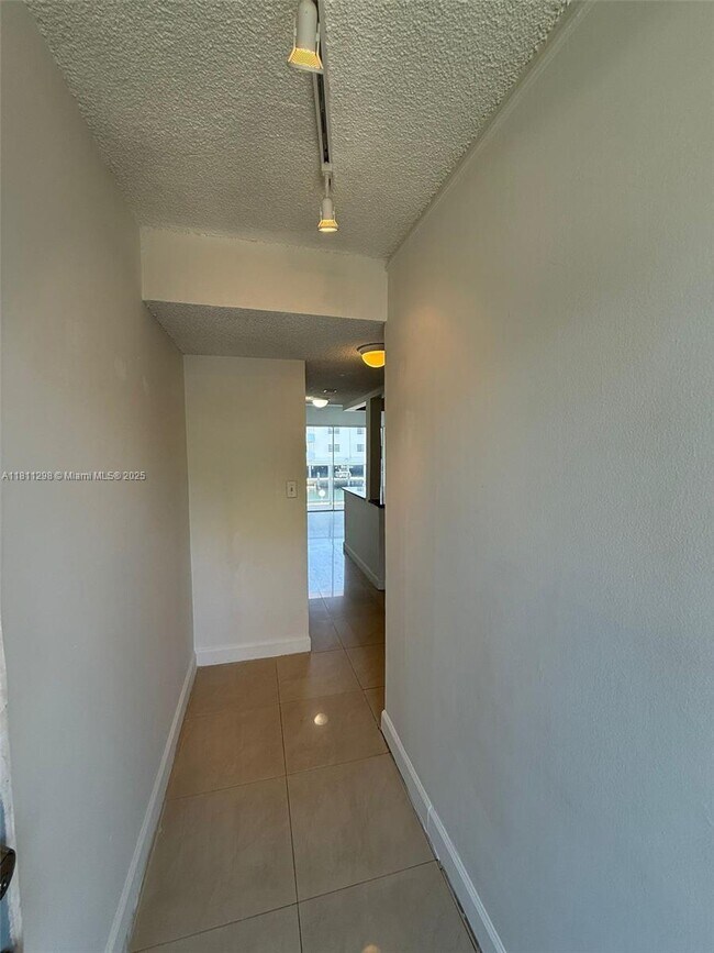 Building Photo - 3868 NE 169th St