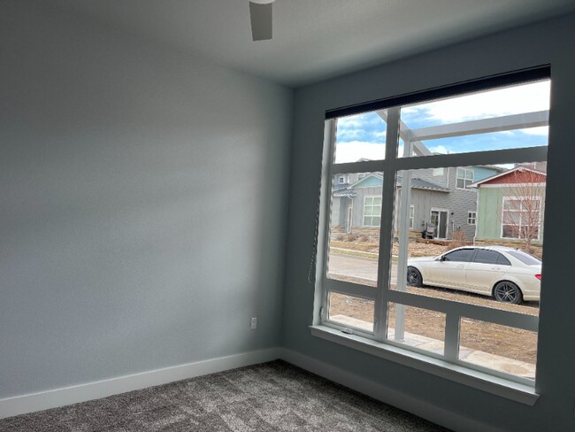 Building Photo - 909 Blondel St