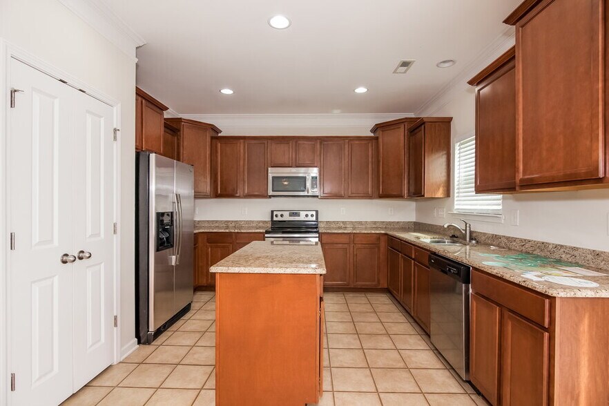 Building Photo - 7906 Sweet Grove Ct
