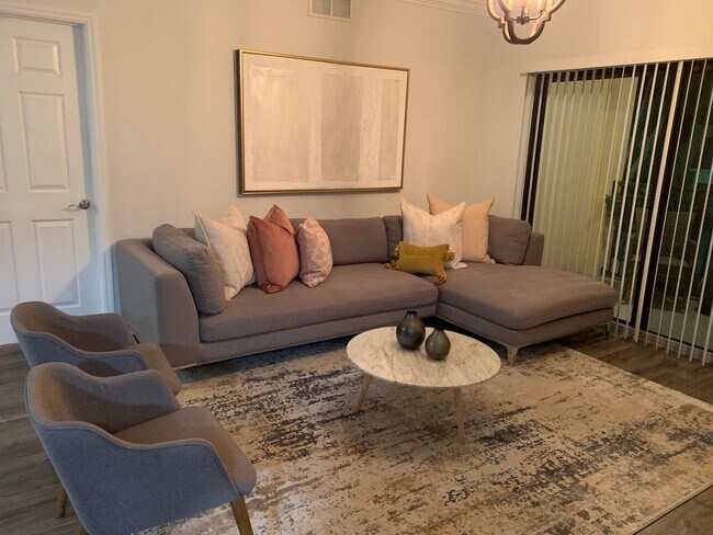 Building Photo - 4903 Midtown Ln