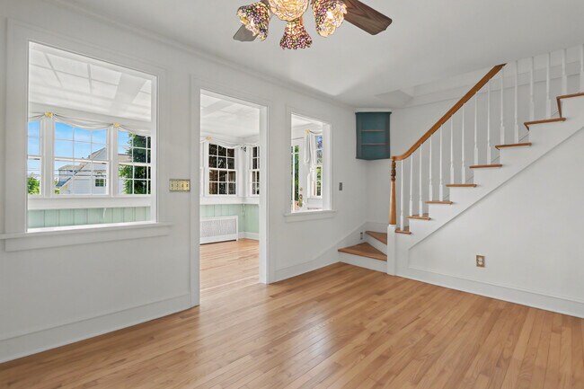 Building Photo - 8 Sherwood Dr