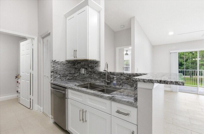 Building Photo - 2504 Grassy Point Dr