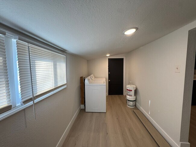 Building Photo - 1800 Gordon St