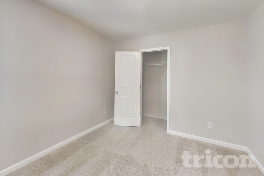 Building Photo - 324 Merigold Way