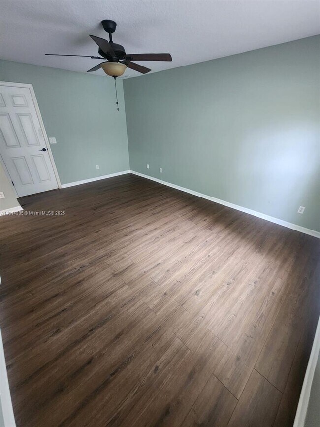 Building Photo - 6404 Las Palmas Way