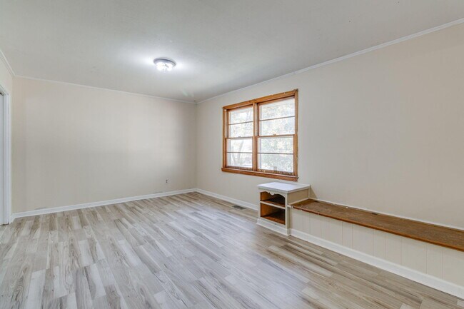 Building Photo - 2 Pickens Ct
