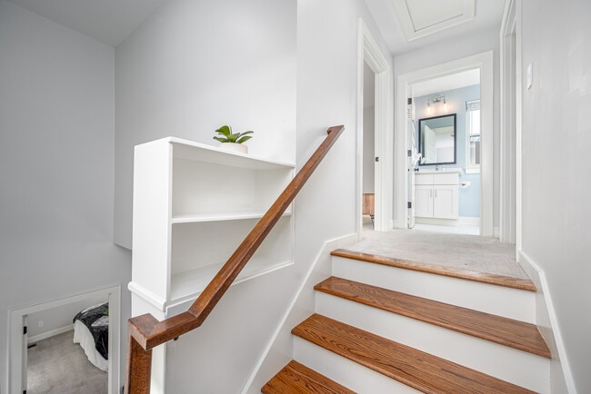 Building Photo - 303 Spruce St