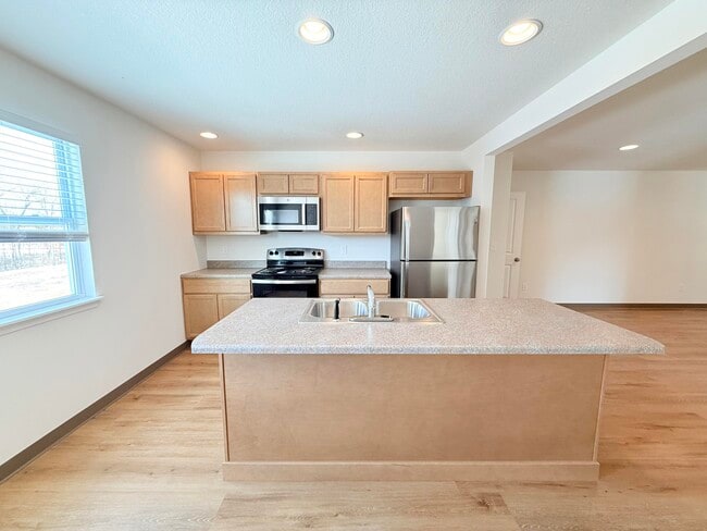 Building Photo - 8125 N Brown Station Rd