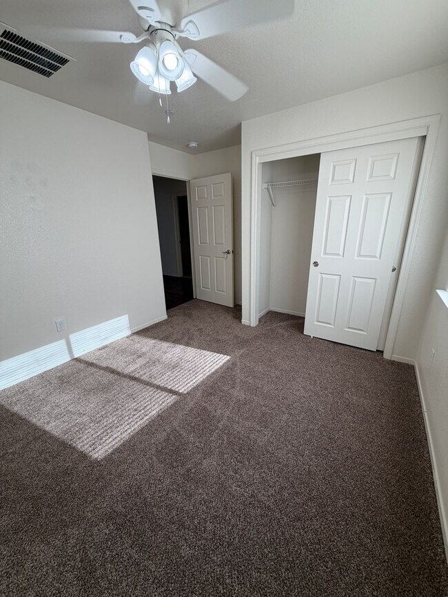 Building Photo - 1501 Arnold Ct