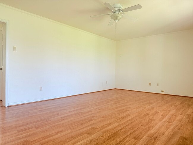 Building Photo - Welcome Home to Harrington: 3-Bedroom Oasi...