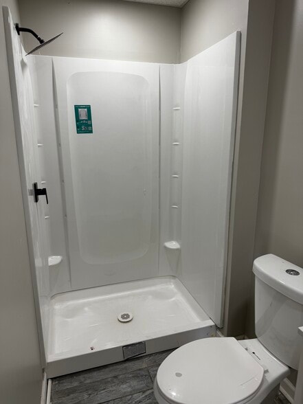 Building Photo - 3326 W 3rd St