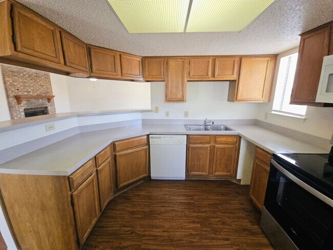 Building Photo - Nice Fourplex Unit in NRH - Birdville ISD