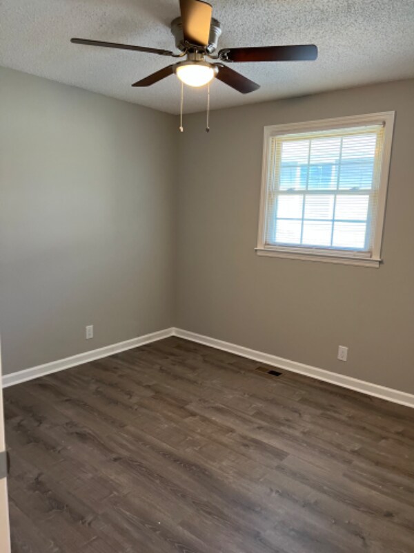 Building Photo - 1302 McAlpine Ave