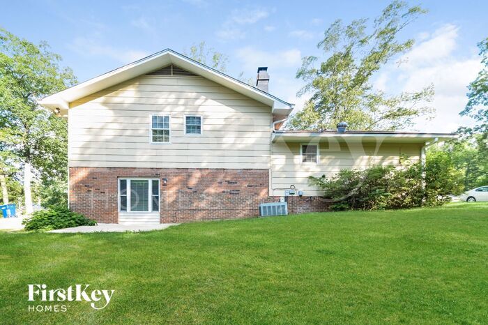 Building Photo - 2207 Vicki Dr