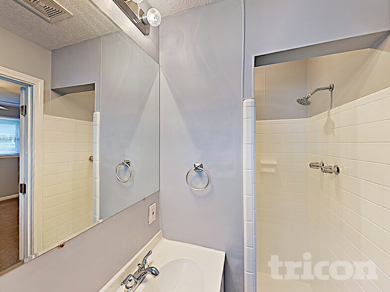 Building Photo - 3213 Woodsen Cir