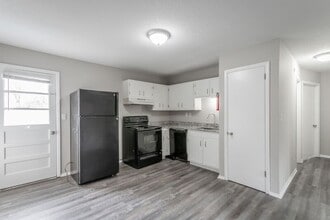 Building Photo - 113 Goodson Ave