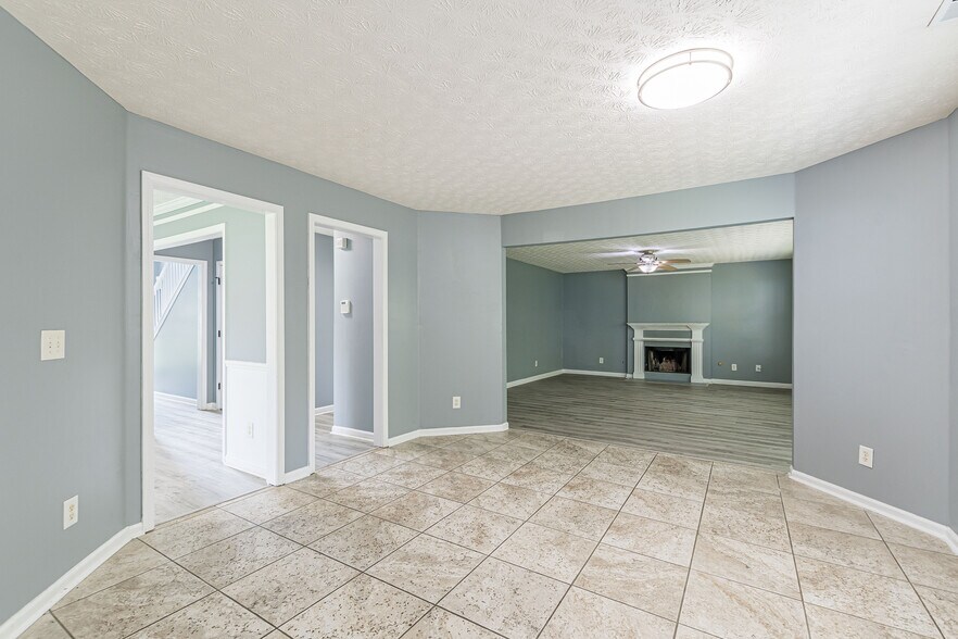 Building Photo - 4332 Abram Dr