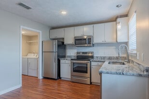 Building Photo - 1255 Louisville St