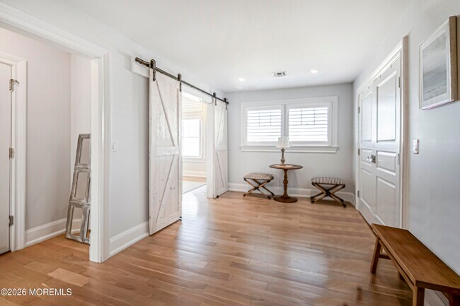 Building Photo - 3 Elizabeth Pl