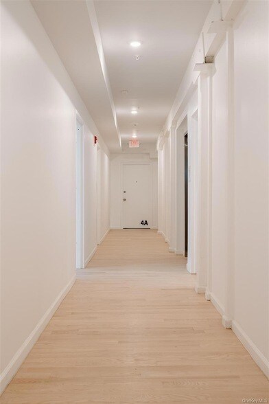 Building Photo - 155 S River St