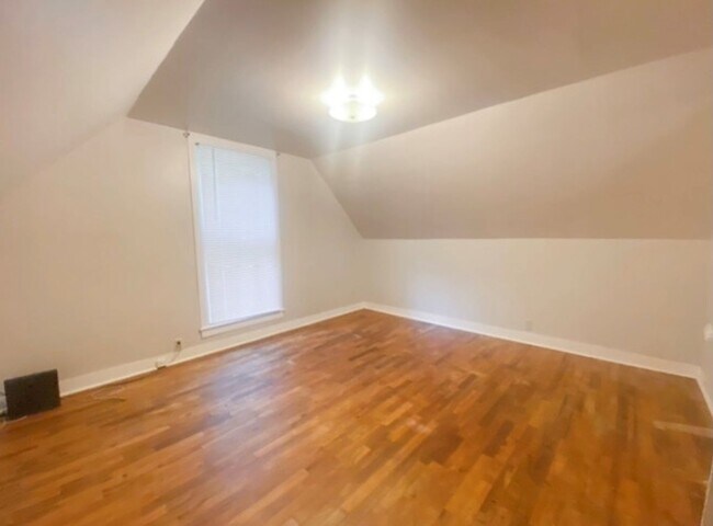 Building Photo - Italian Estates Property Management