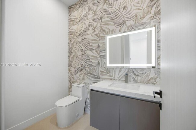 Building Photo - 1337 NE 13th Ave