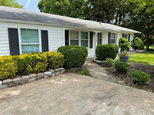 Building Photo - 8011 Beckner Ct