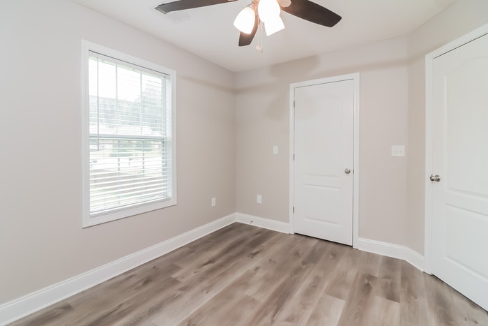 Building Photo - 221 Raleigh Way