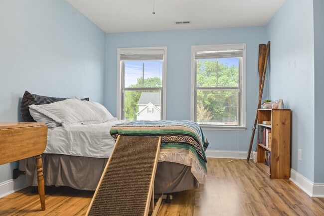 Building Photo - 401 Hope Ct