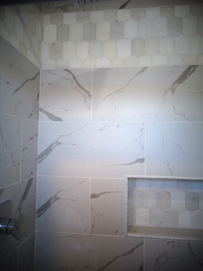 Building Photo - 1723 E Erie St