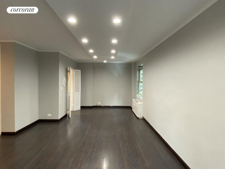 Building Photo - 159 W 53rd St