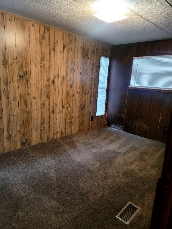 Building Photo - 413 Miller St