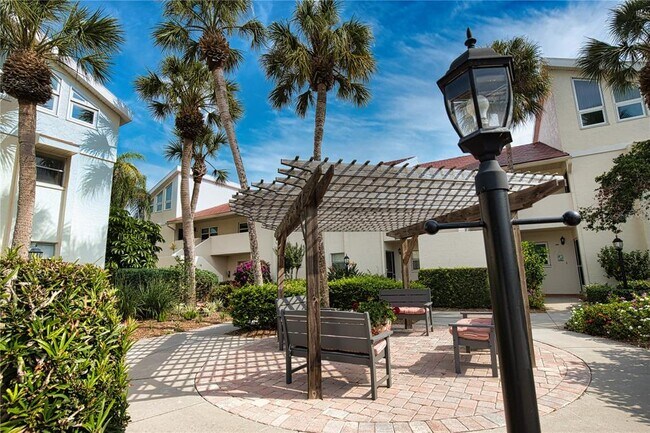 Building Photo - 766 Village Cir