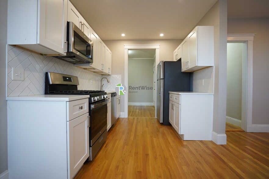 Building Photo - 19 Vinal St