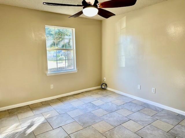 Building Photo - 6860 Williamsburg Ct