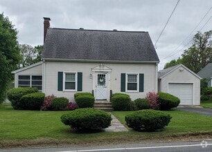 Building Photo - 18 Maple St