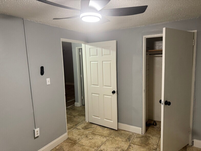 Building Photo - 1214 Gillespie Ave