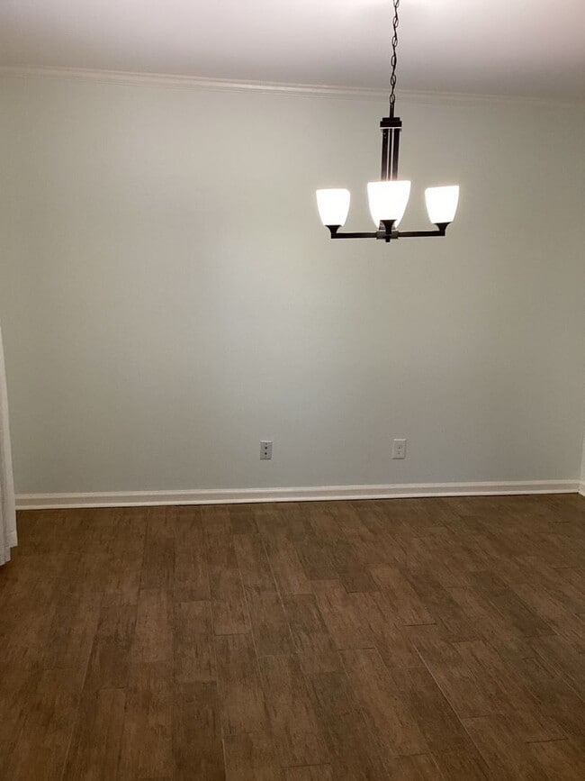 Building Photo - Three bedroom, Two Bathroom Single Family ...