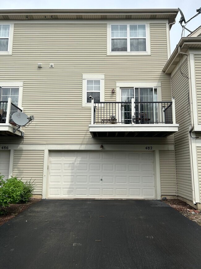 Building Photo - 482 Grosvenor Ln